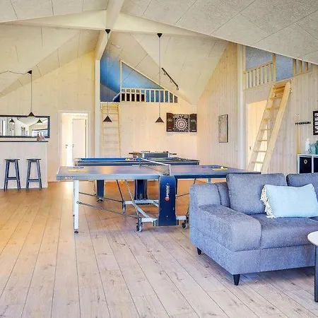 Eskilstrup Sleeps 30 Pool Wifi Feriehus