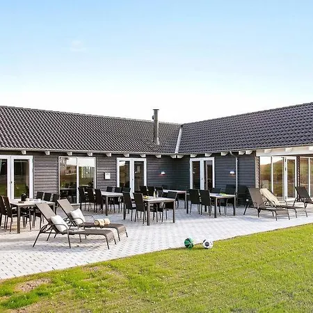 Feriehus Eskilstrup Sleeps 30 Pool Wifi Eskilstrup (Funen)