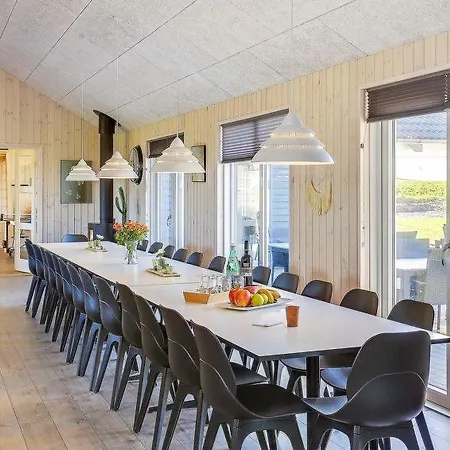 Feriehus Eskilstrup Sleeps 30 Pool Wifi Eskilstrup (Funen)