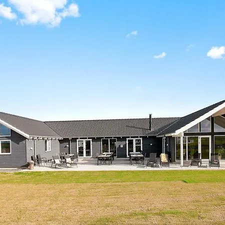 Eskilstrup Sleeps 30 Pool Wifi Eskilstrup (Funen)