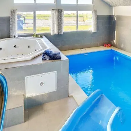 Feriehus Eskilstrup Sleeps 30 Pool Wifi