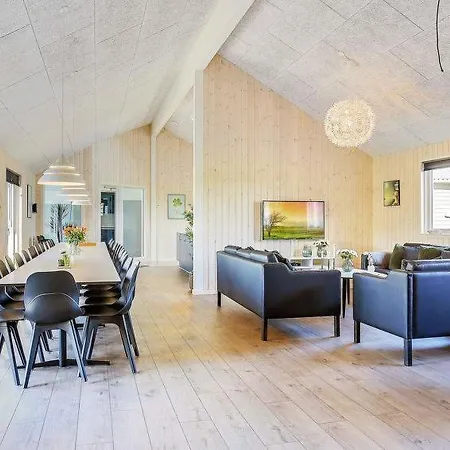 Feriehus Eskilstrup Sleeps 30 Pool Wifi *