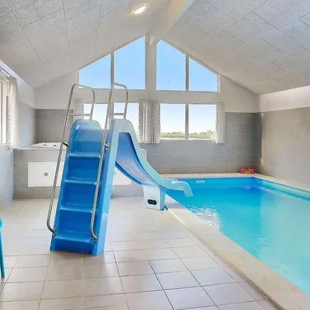 Feriehus Eskilstrup Sleeps 30 Pool Wifi *