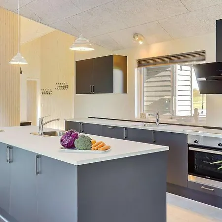 Feriehus Eskilstrup Sleeps 30 Pool Wifi